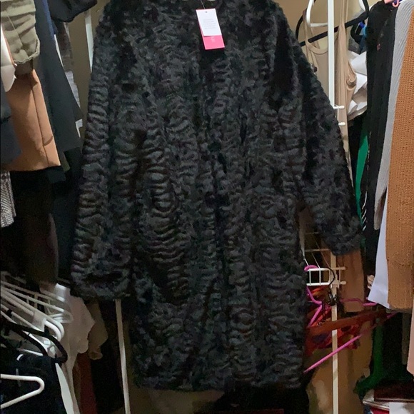 Faux fur black coat - Picture 1 of 9